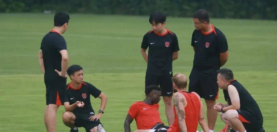 转会期成都蓉城调整名单以备NBA总决赛;完成体检环节打磨;球迷炸锅;更衣室氛围转暖的简单介绍 转会期成都蓉城调整名单以备NBA总决赛;完成体检环节打磨;球迷炸锅;更衣室氛围转暖的简单介绍